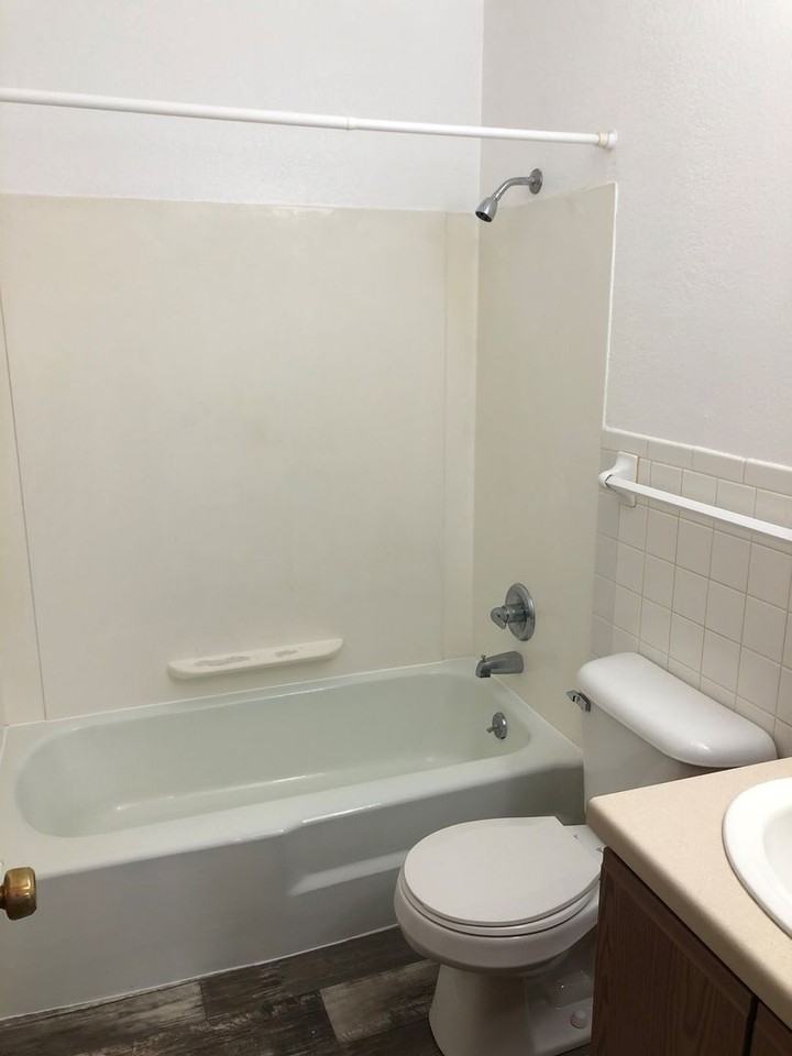 105 Sunnyslope Rd - Photo 4 of 8