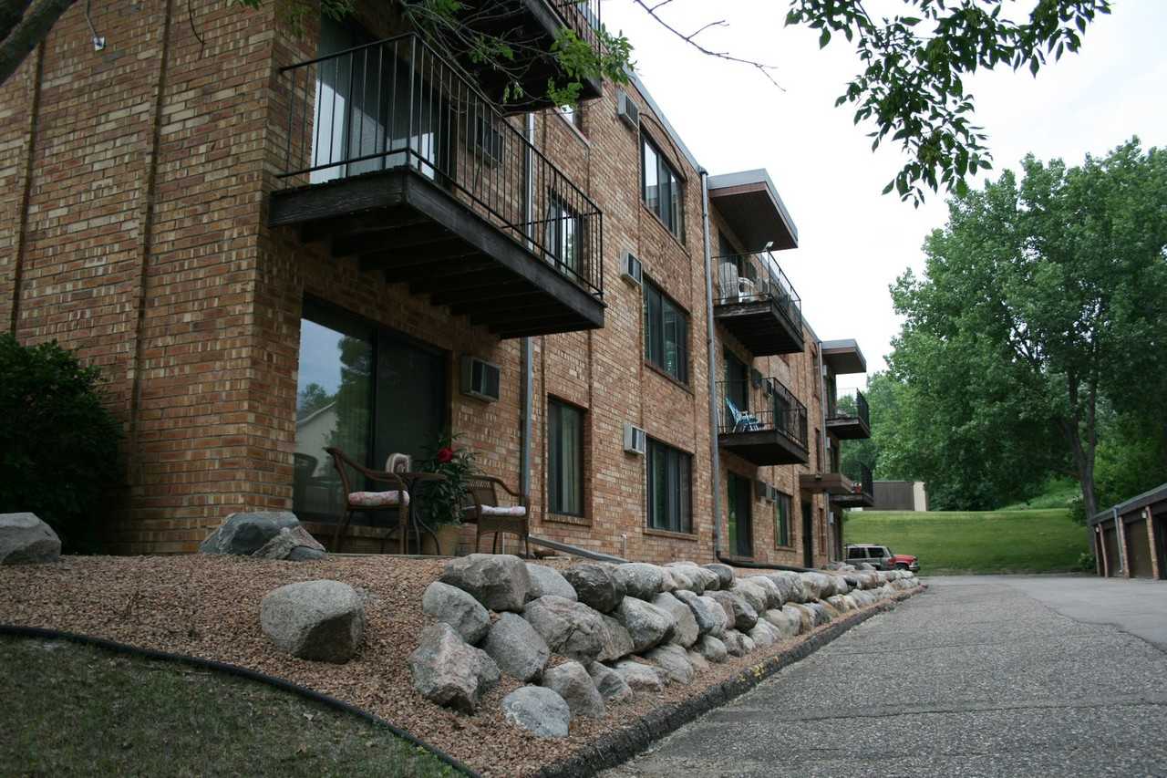 Mayfield Place Apts - 12800 - Photo 3 of 10