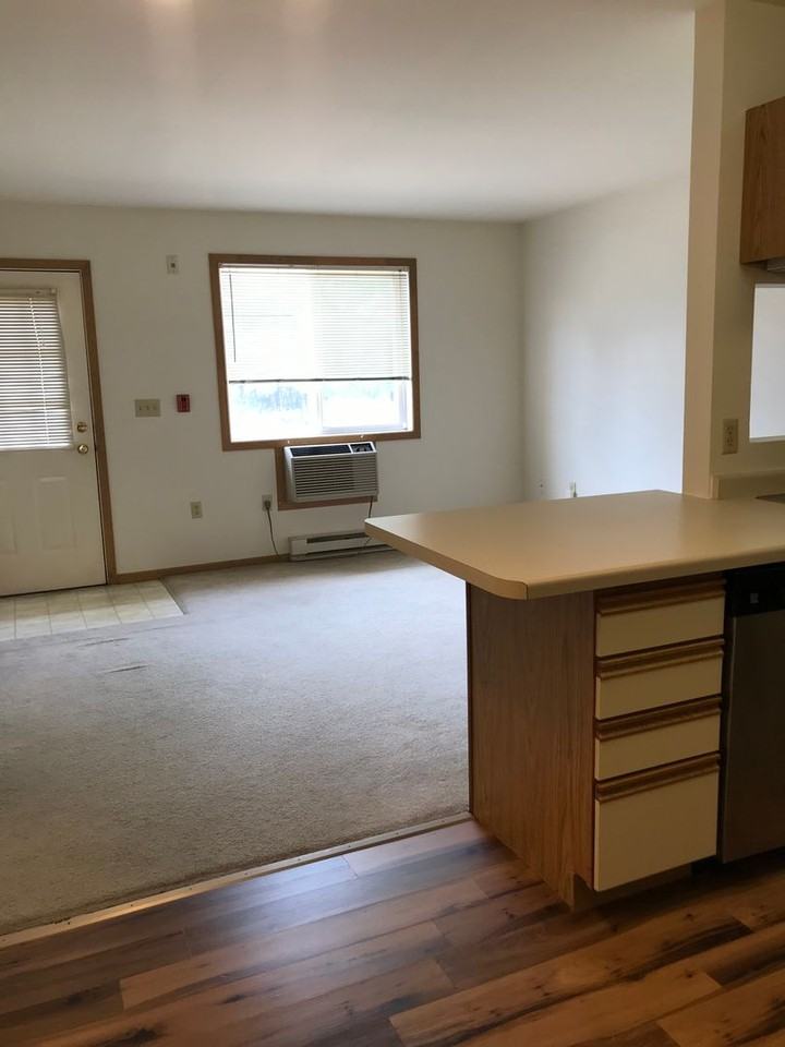 1051 Imperial - Photo 5 of 11