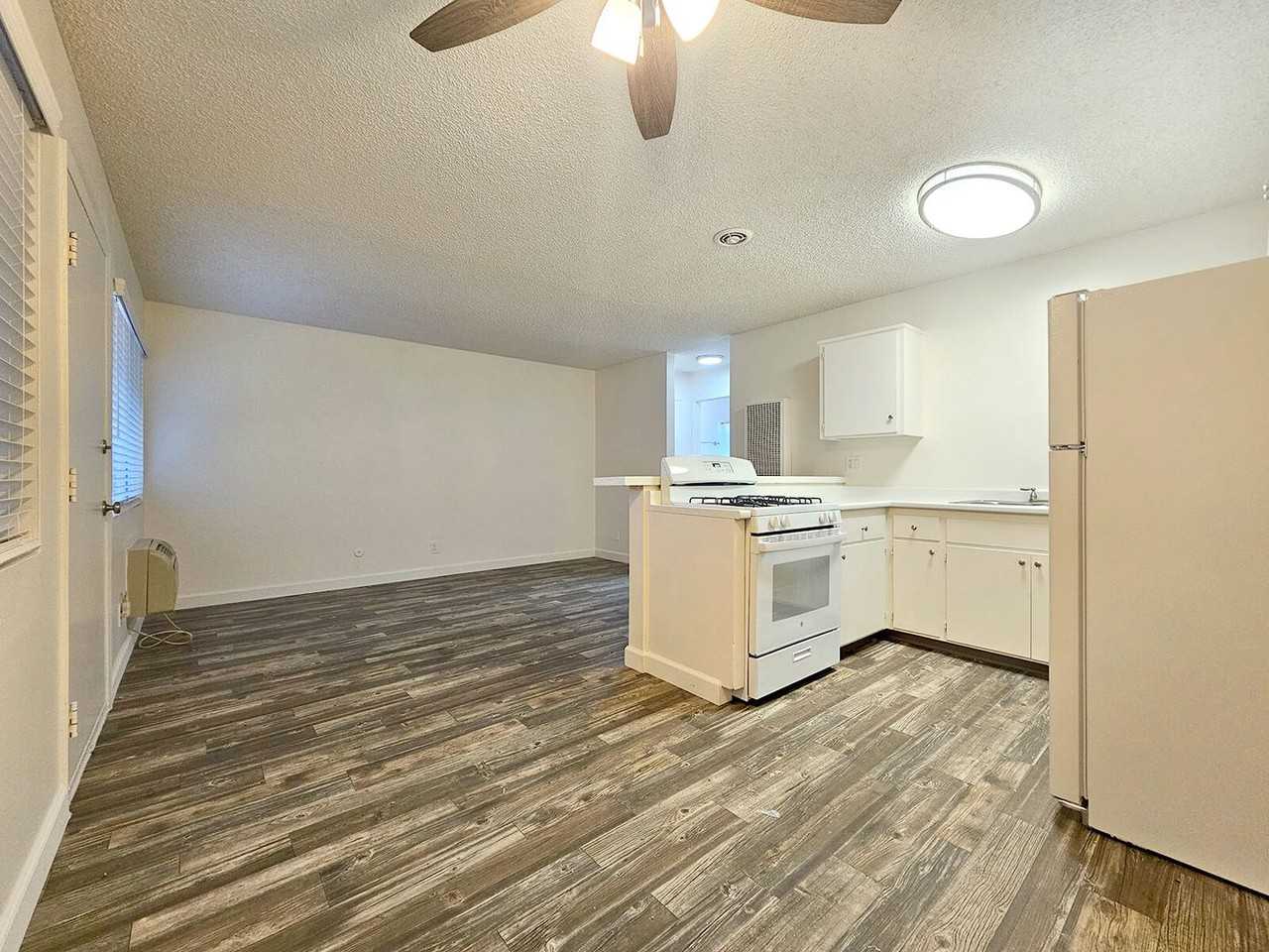 Parks Ave. Apartments - Photo 3 of 22