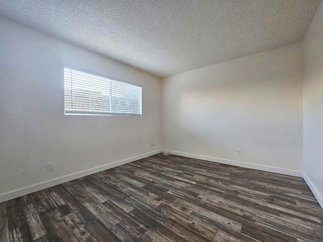 Parks Ave. Apartments - Photo 7 of 22