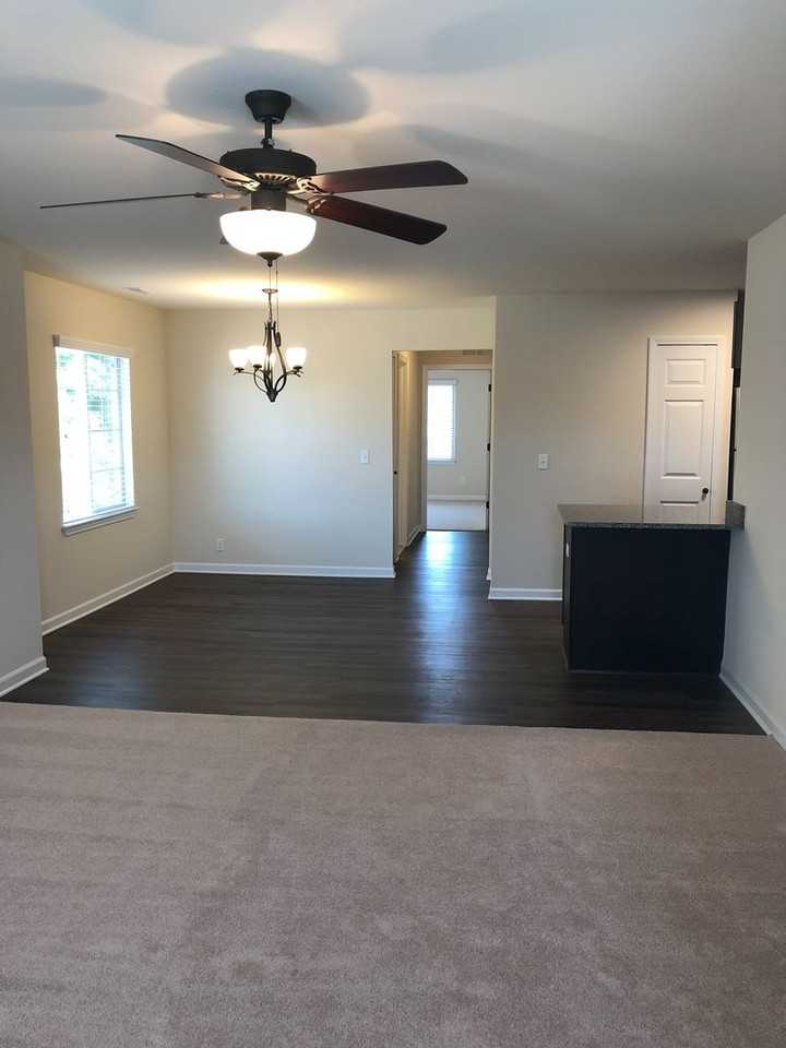 8252 Yorkshire Dr - Photo 4 of 13