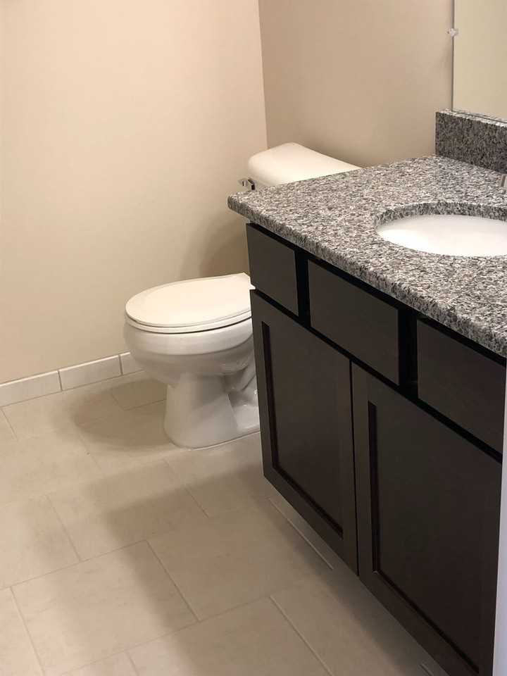 8252 Yorkshire Dr - Photo 5 of 13