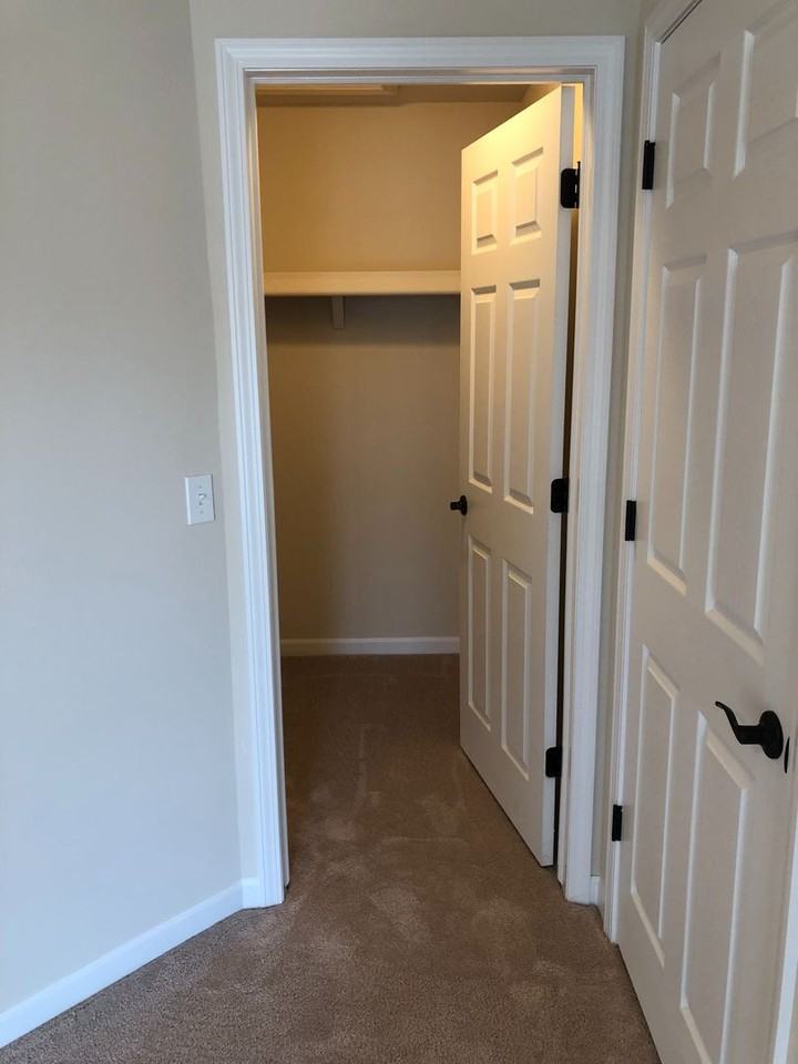 8252 Yorkshire Dr - Photo 2 of 13