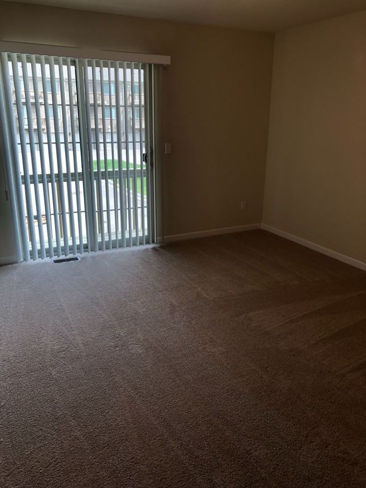8246 Promenade Cir - Photo 3 of 12