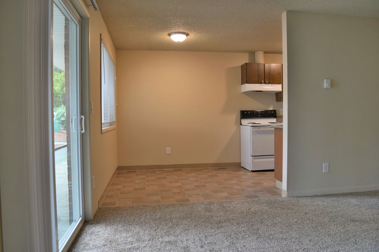 Fall Quarters - Photo 4 of 38