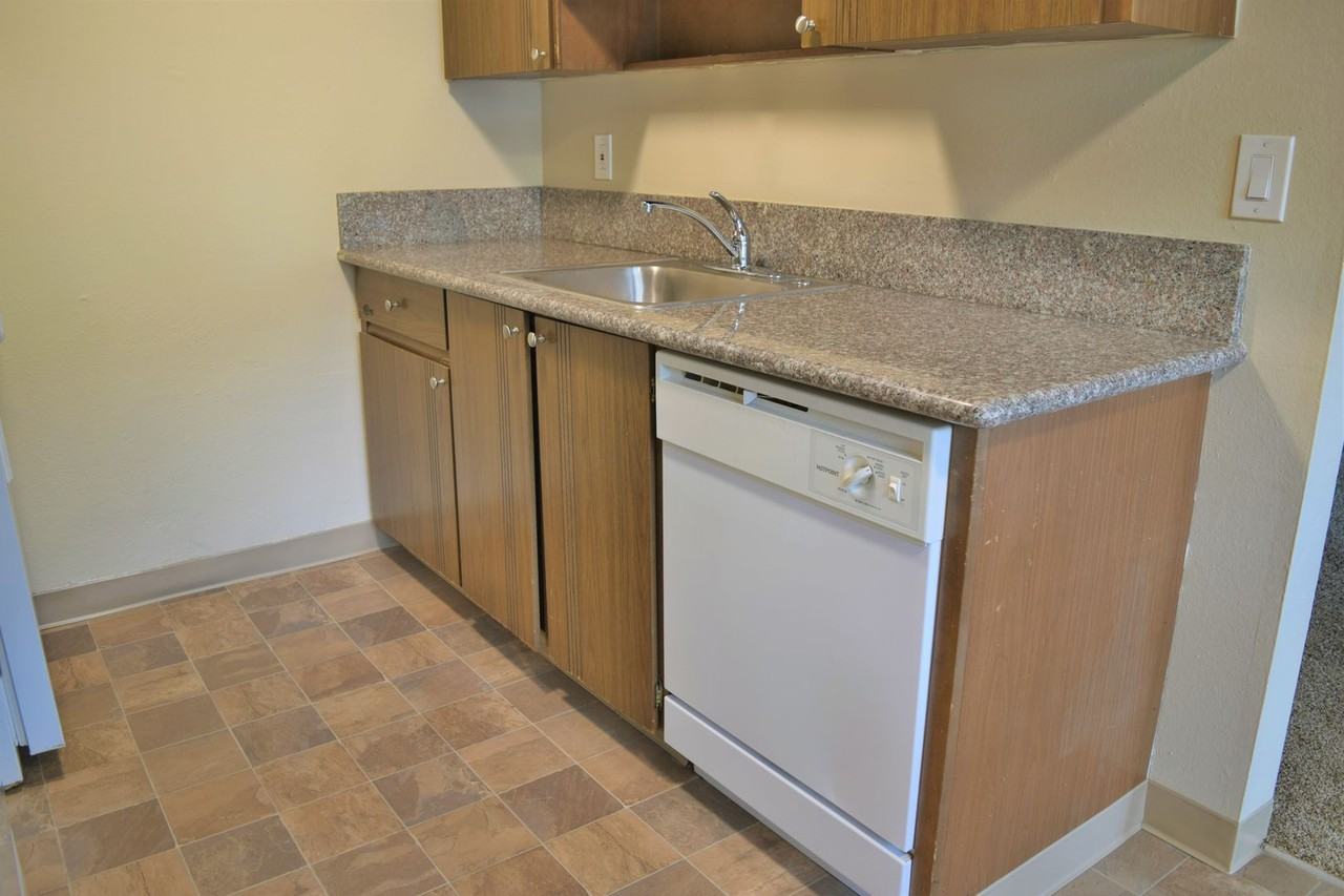 Fall Quarters - Photo 6 of 38