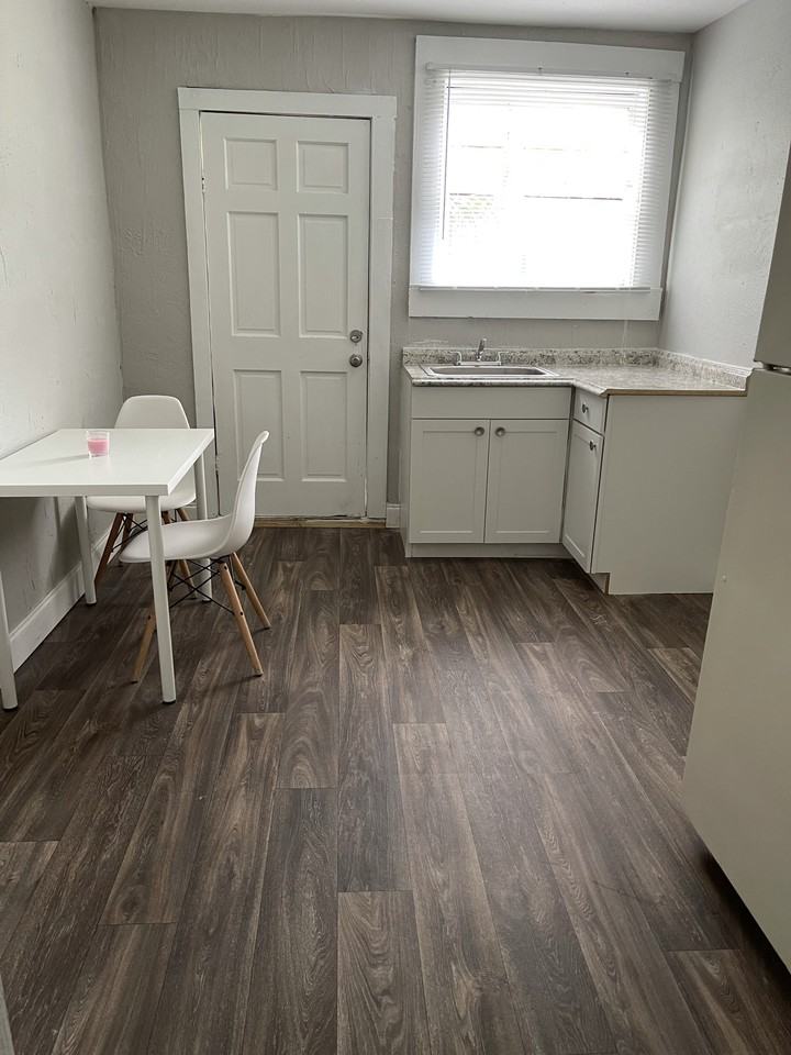 3305 Laura's Apartments - Photo 6 of 10