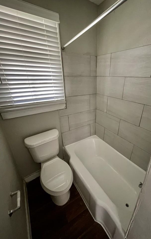 3305 Laura's Apartments - Photo 7 of 10