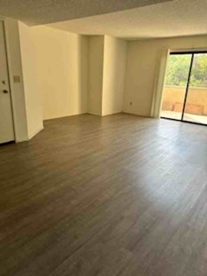 052 - Peacock West - Photo 6 of 7