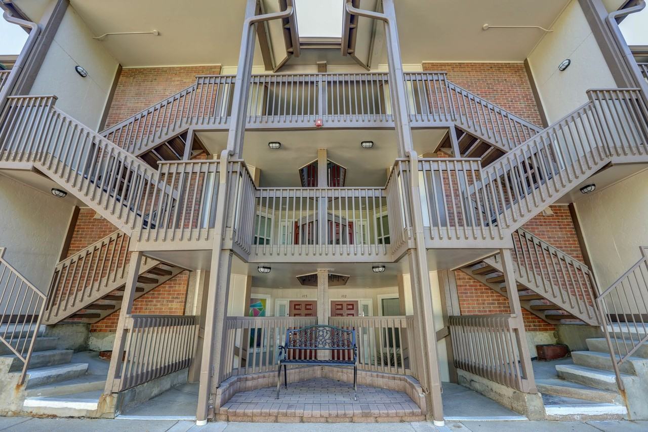 Dover Commons Apartments - Photo 6 of 33