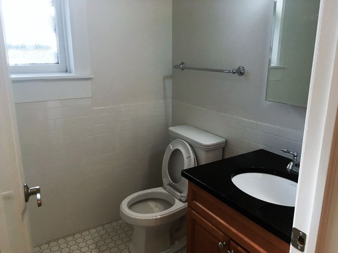 324 - *1238-40 Oak Building* - Photo 7 of 8