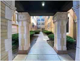 featured image of 5643 N Washtenaw Ave