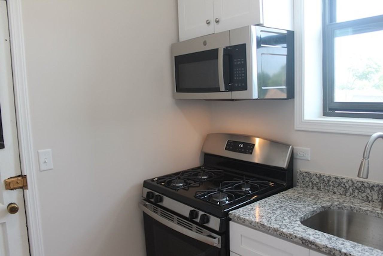 338 - *Lincoln-Washtenaw Building* - Photo 2 of 16