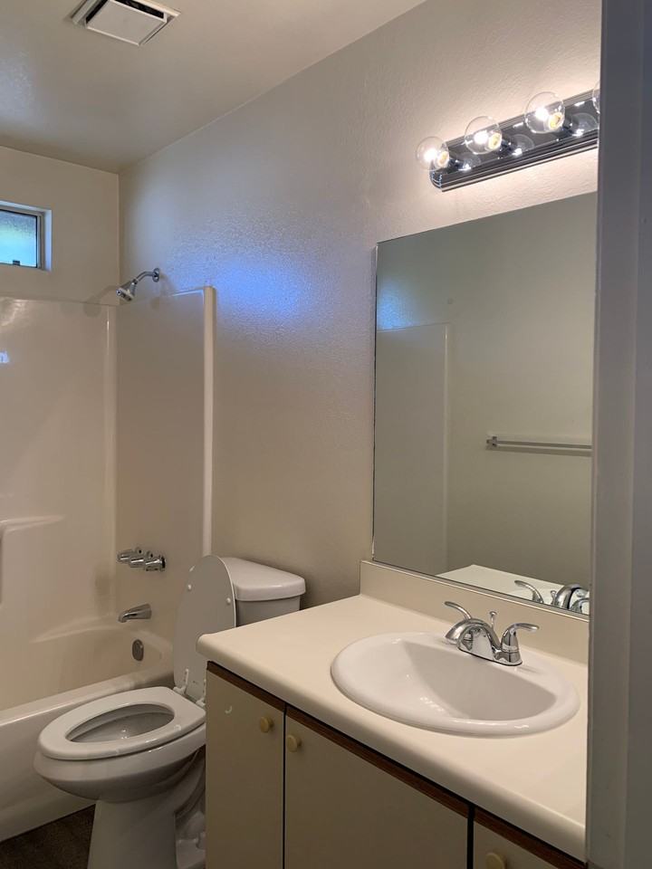 Rio Seco Apartments - Photo 4 of 8