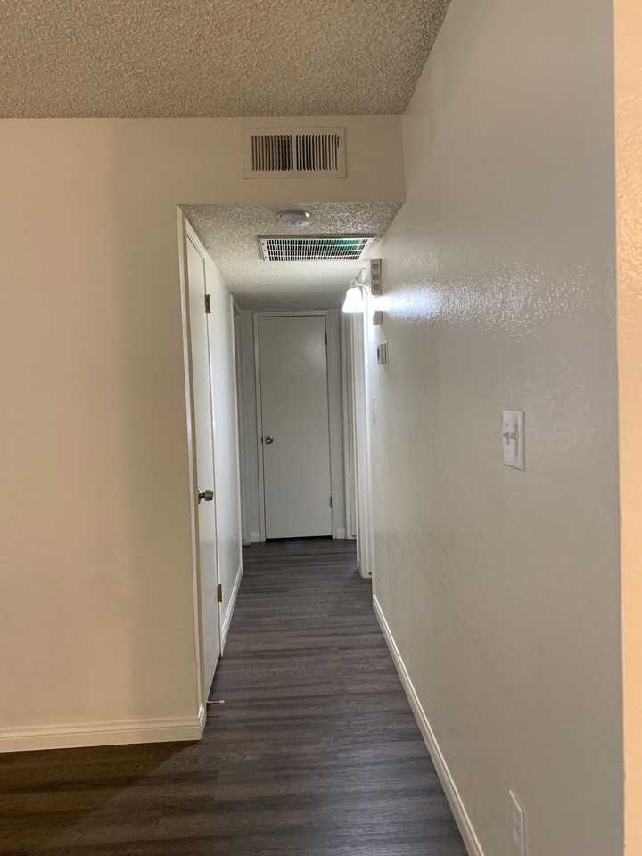 Rio Seco Apartments - Photo 7 of 8