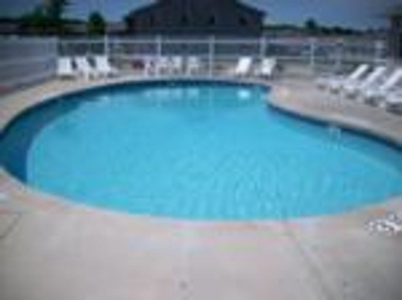 South Point Apartment - Photo 3 of 7