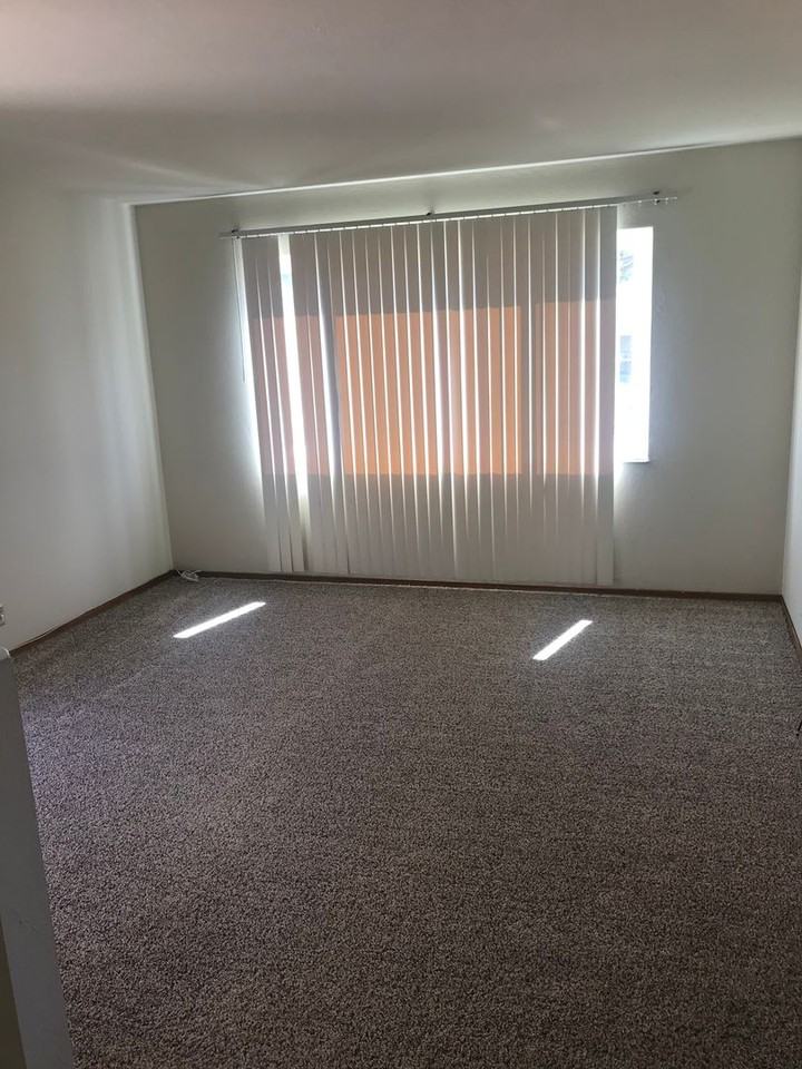 010 - Shawsheen Manor - Photo 4 of 6