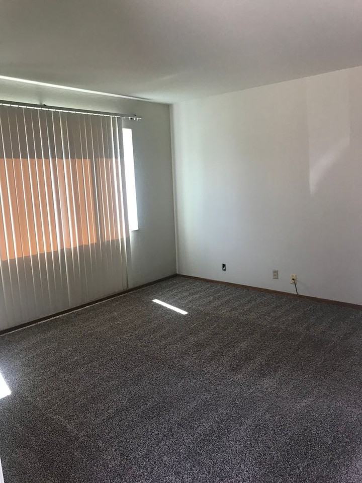 010 - Shawsheen Manor - Photo 6 of 6