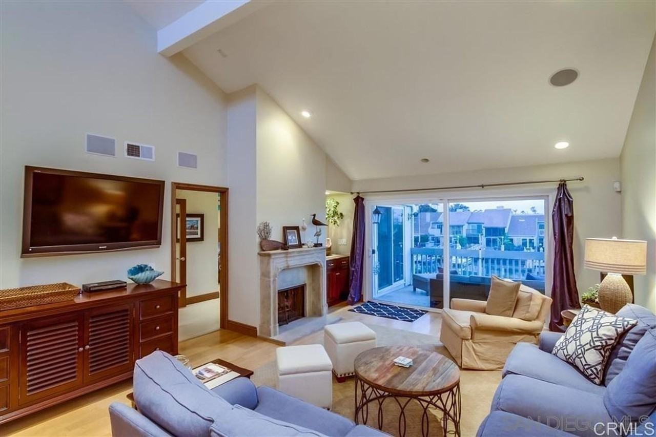 Condo on the Water - Photo 3 of 11