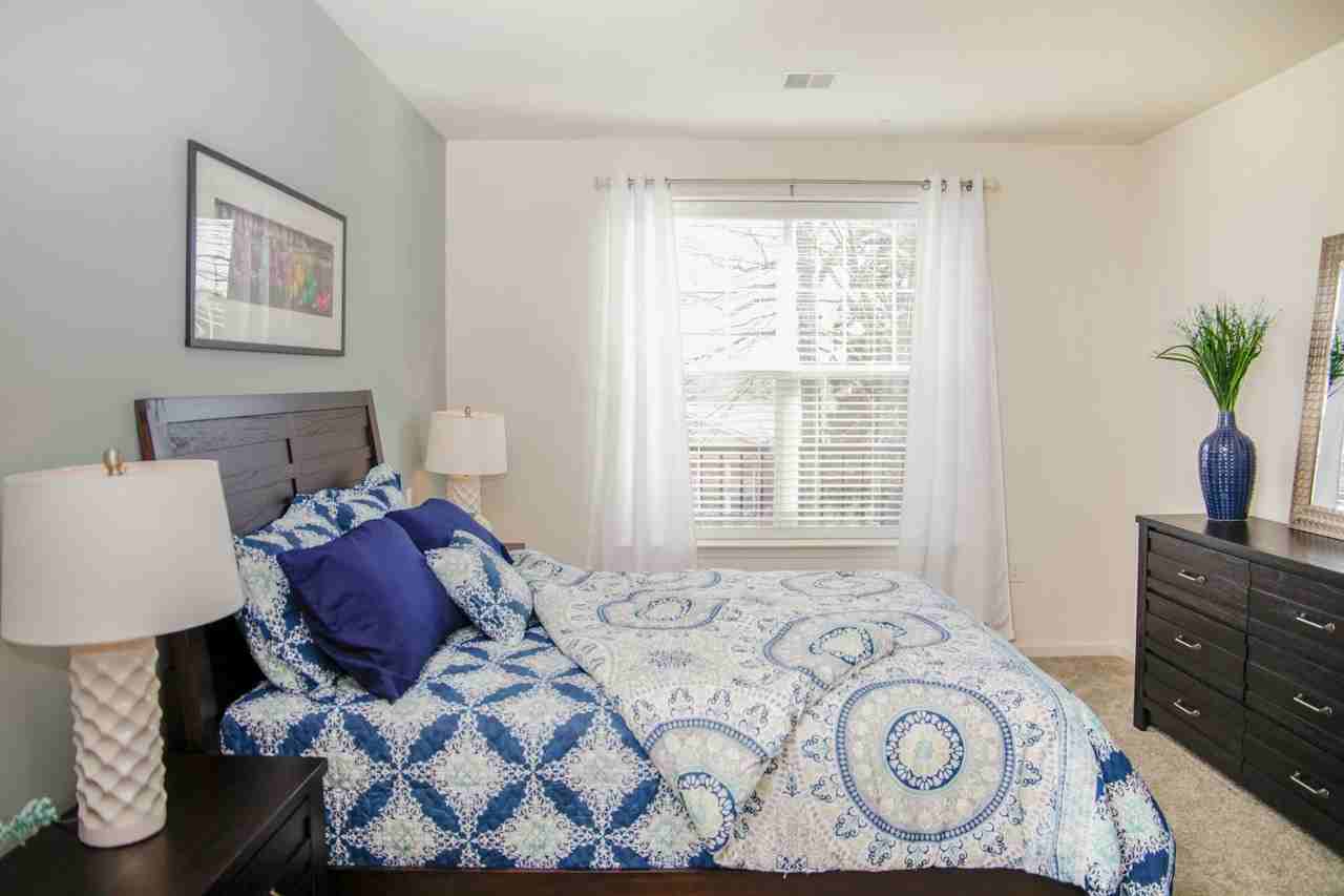 JACKIE'S CROSSING - Photo 5 of 31