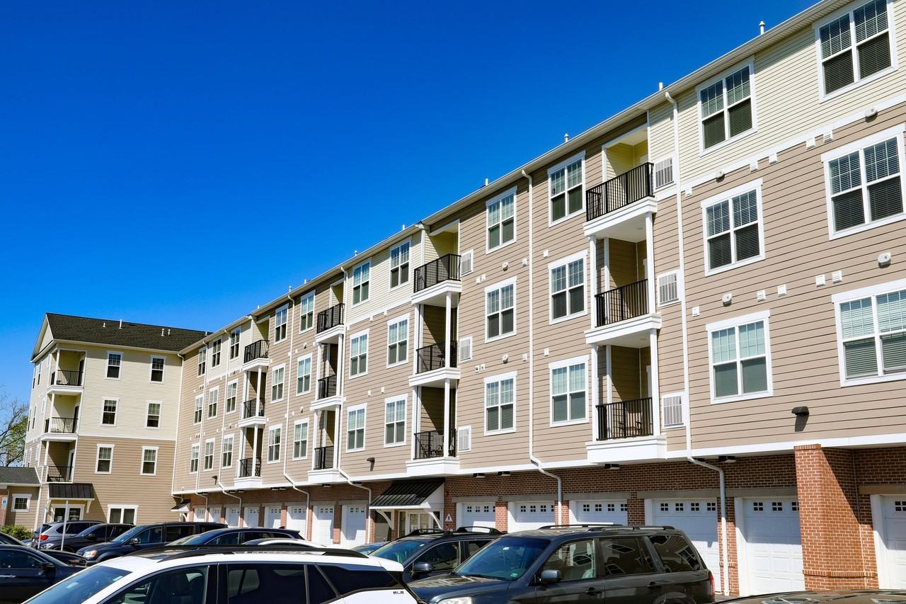 JACKIE'S CROSSING - Photo 7 of 31