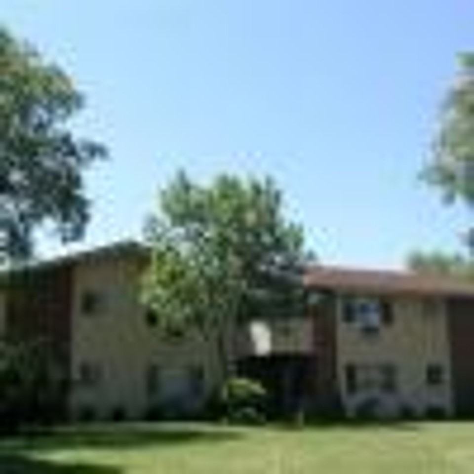 Oak Park Apartment Homes - Photo 2 of 15