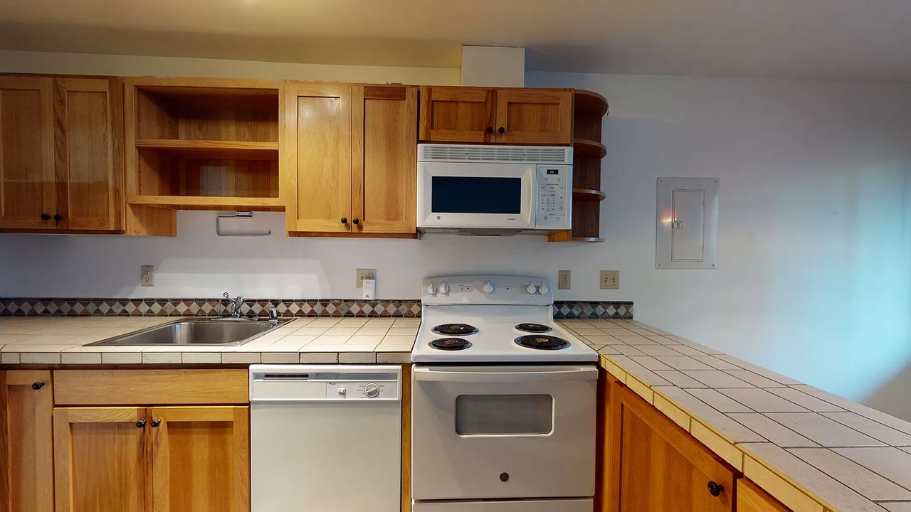 LLANDOVER FLATS - Photo 2 of 16