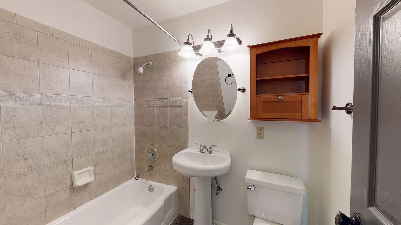 LLANDOVER FLATS - Photo 4 of 16