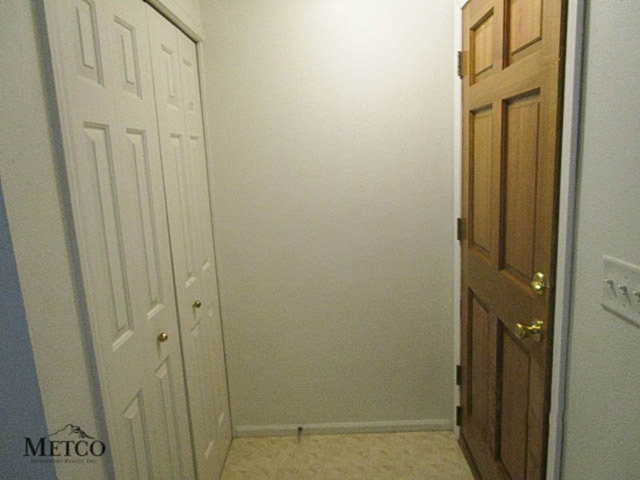 13501 - Joyce Apts - Valley Property Consultants, LLC - Photo 2 of 10