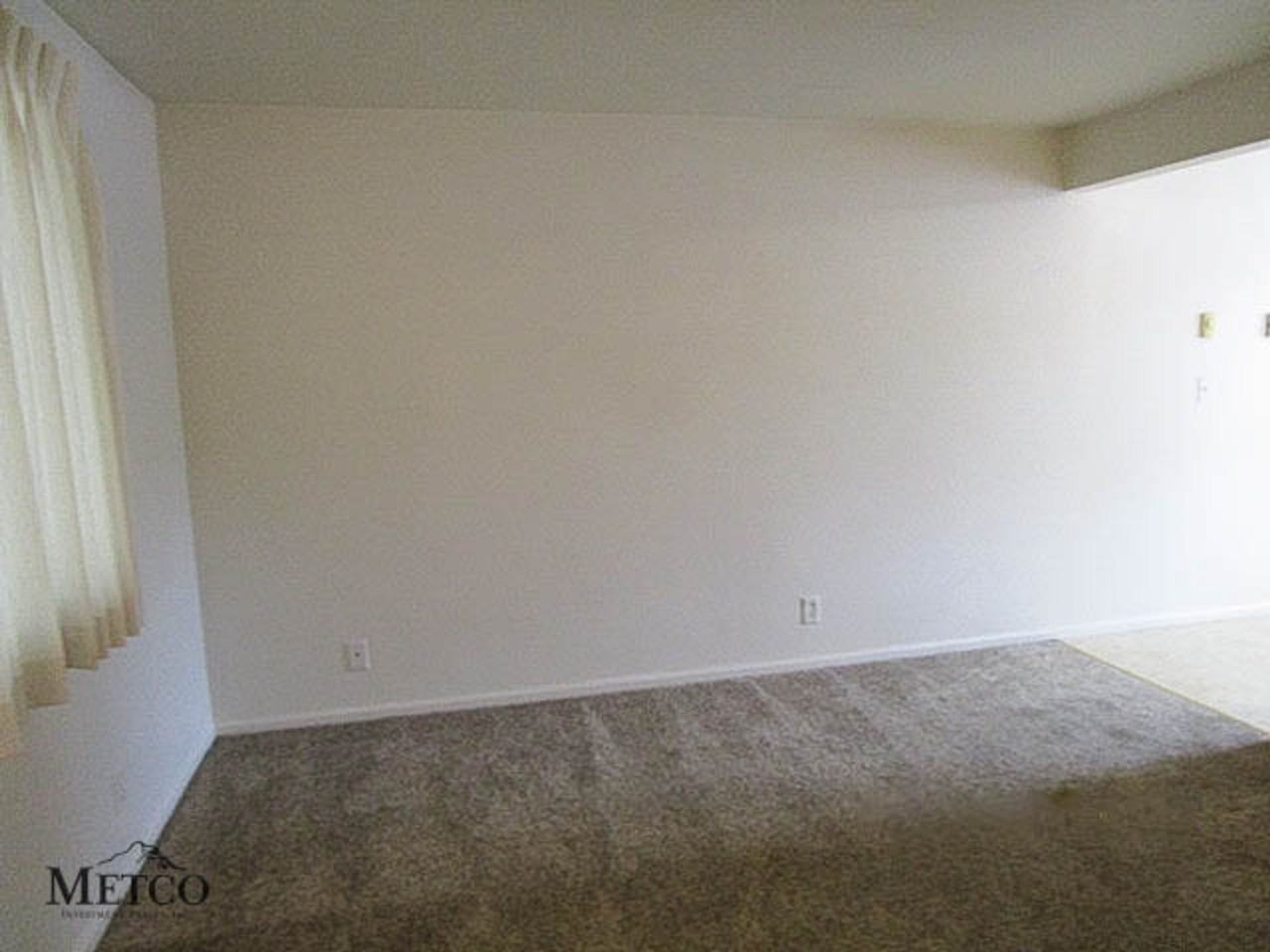 13501 - Joyce Apts - Valley Property Consultants, LLC - Photo 3 of 10