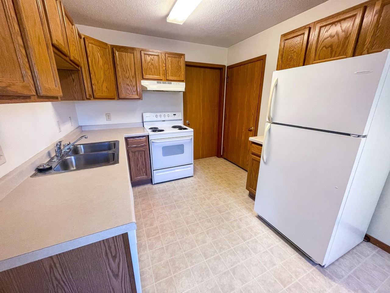 Menomonie 4 Plex - Bldg. 02 - Photo 4 of 13
