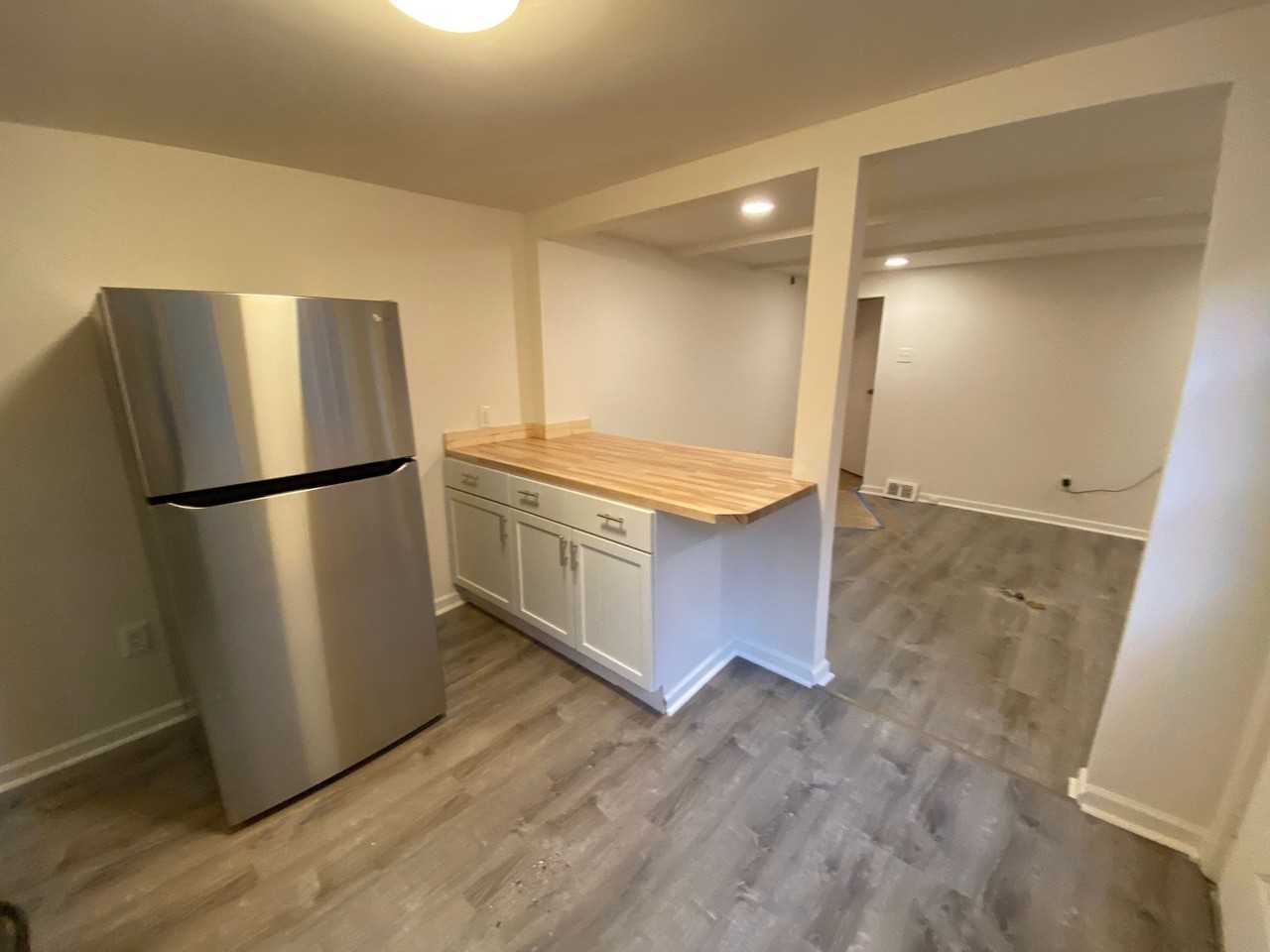 2224 Sarah St - Photo 7 of 18