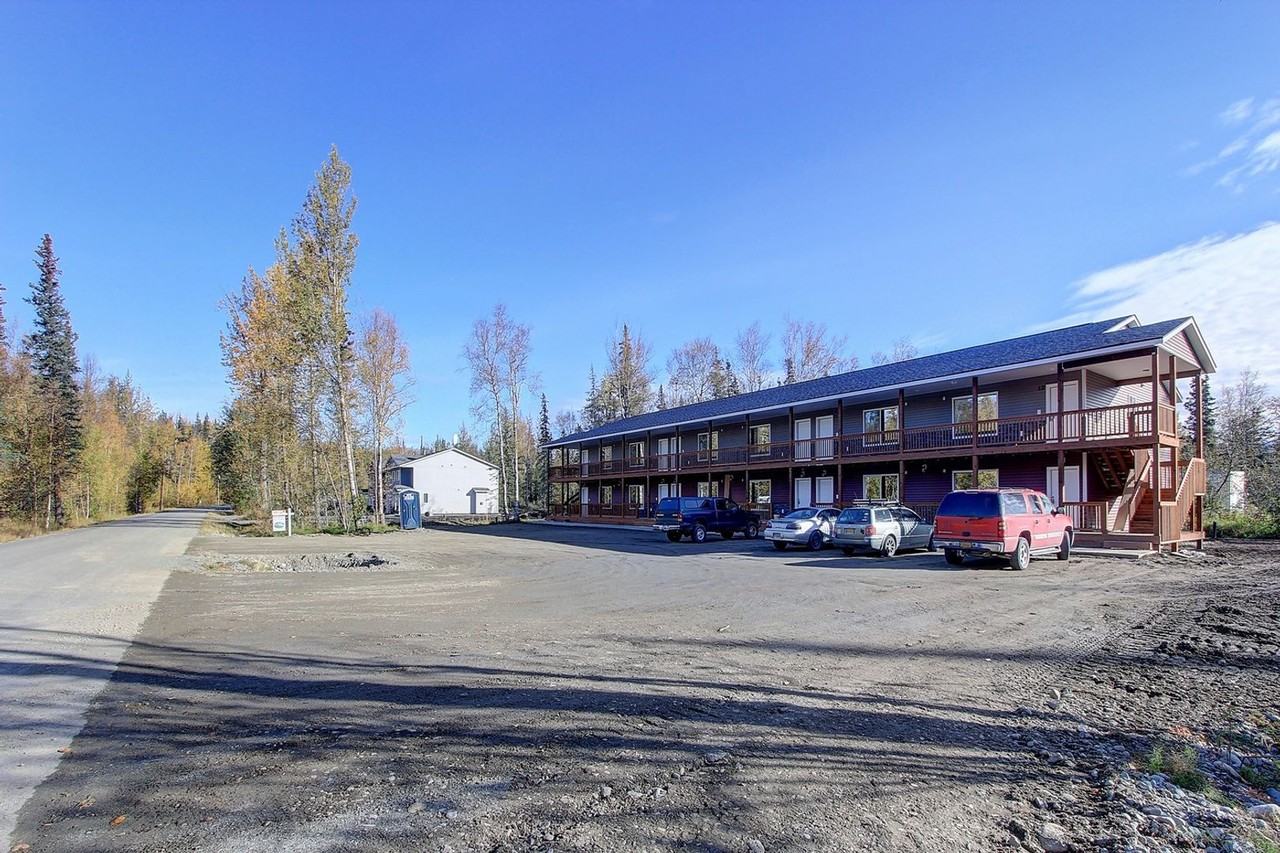 1355 N Winding Brook Lp - Photo 4 of 17