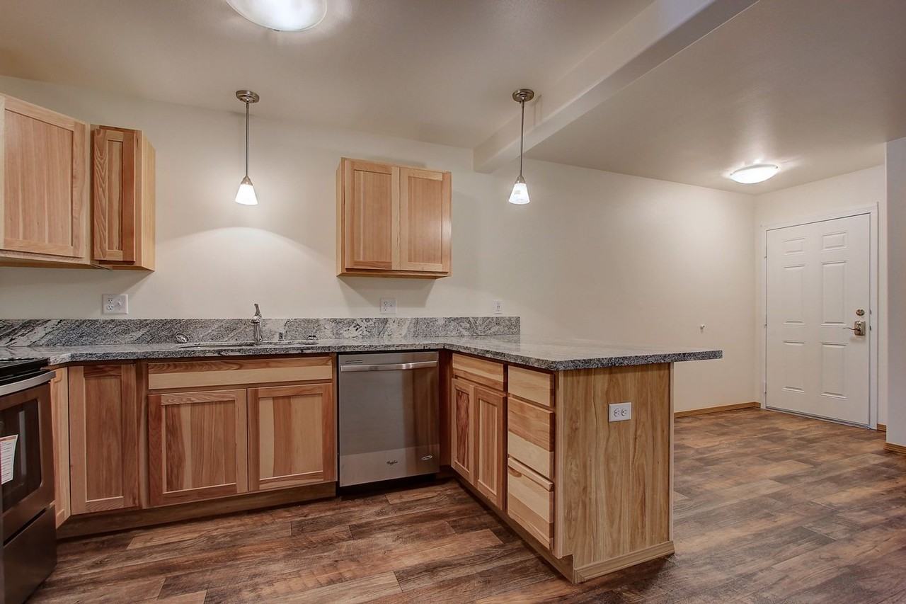 1355 N Winding Brook Lp - Photo 5 of 17