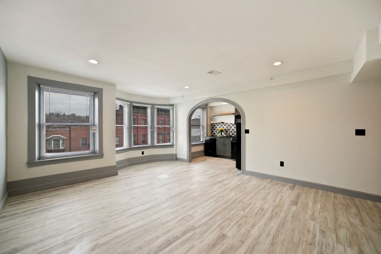 Kurlansik Apartments - Photo 2 of 4