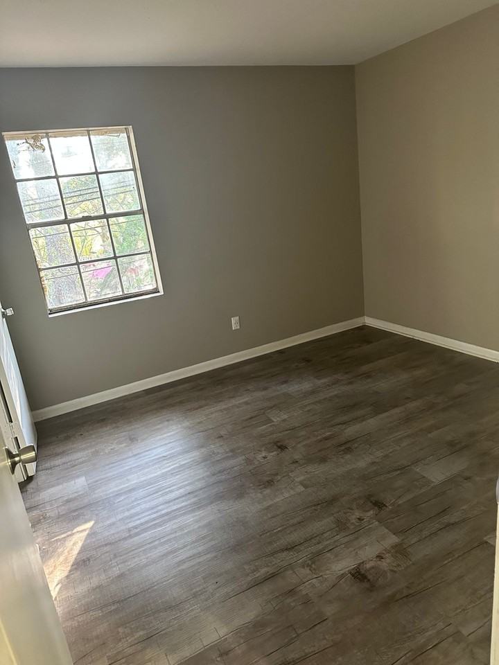 Spring Valley Apartments - Photo 5 of 9