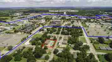 featured image of 2411 Bryan St