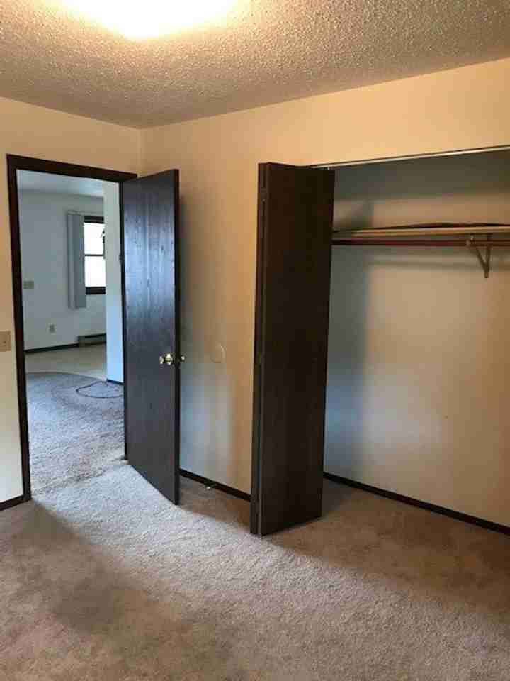 3215 Seymour Rd - Photo 3 of 9