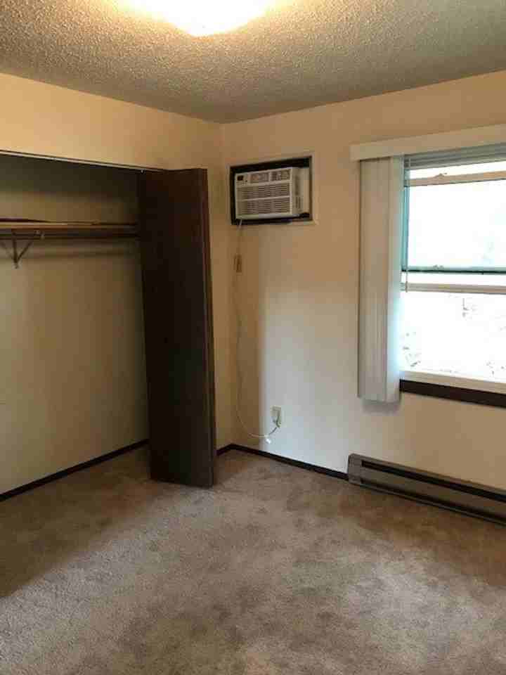 3215 Seymour Rd - Photo 6 of 9