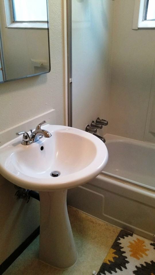 Walnut Tree Manor - Photo 6 of 31