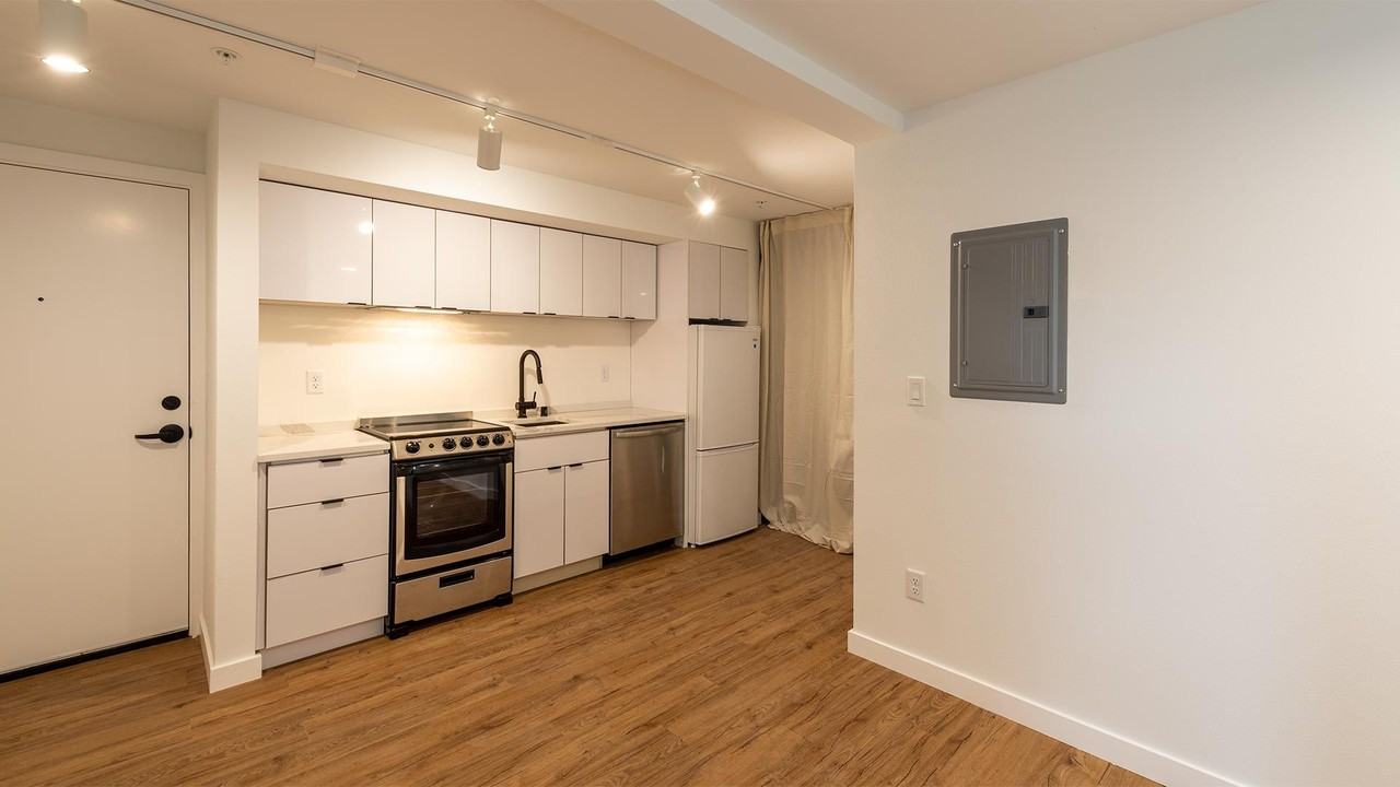 The Friday - Photo 5 of 50