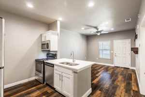 featured image of 2409 Bois D Arc St