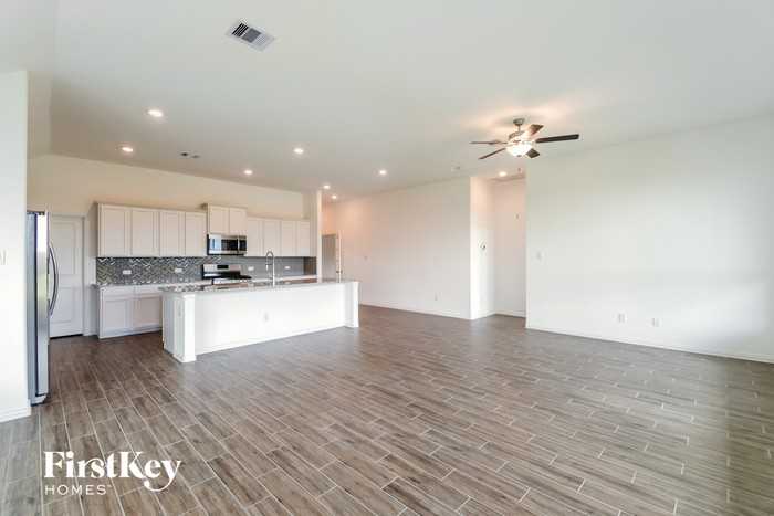 15006 Lake Shore Ave - Photo 2 of 15