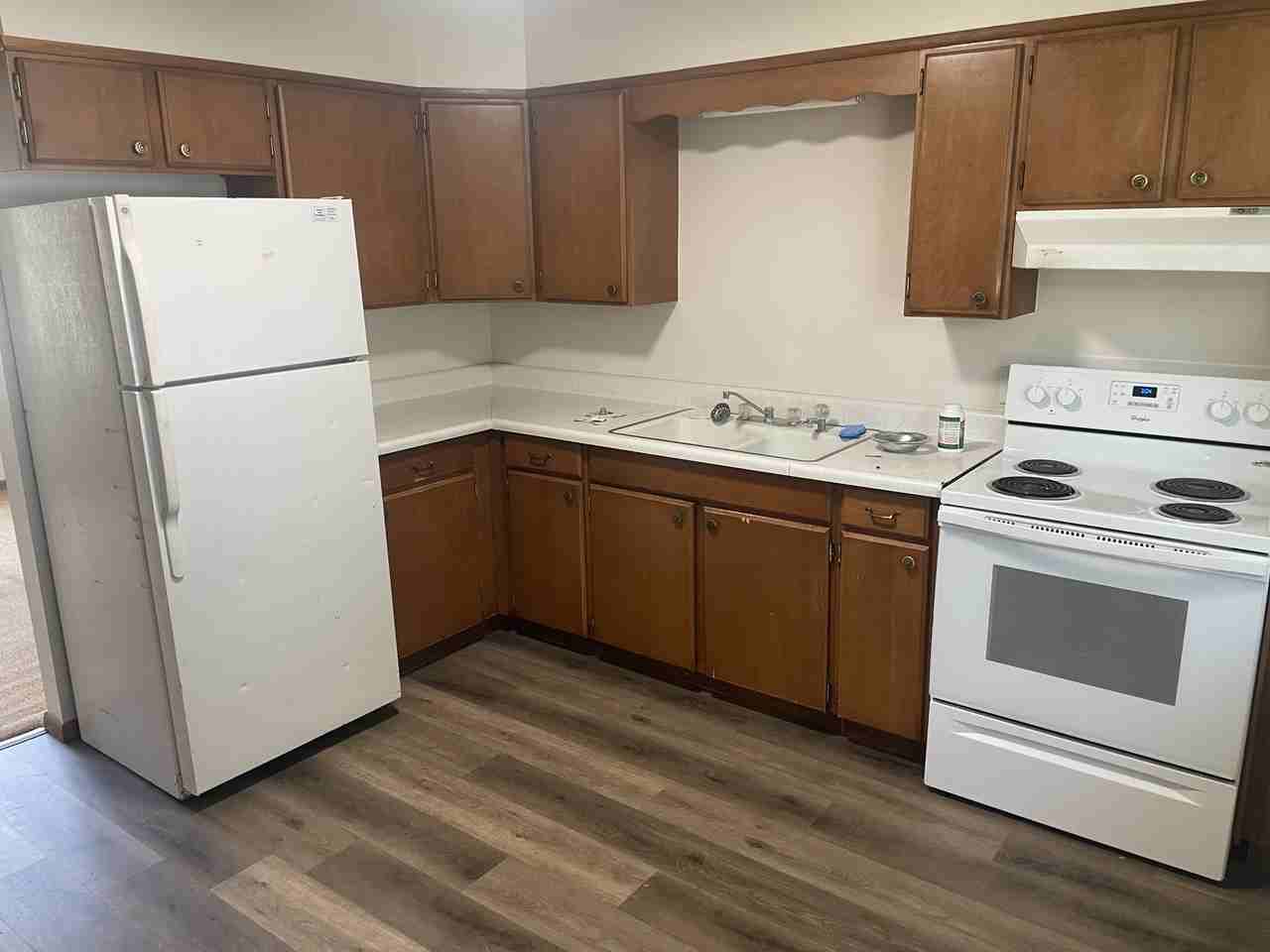 52 Court Sq #1 - Photo 2 of 5