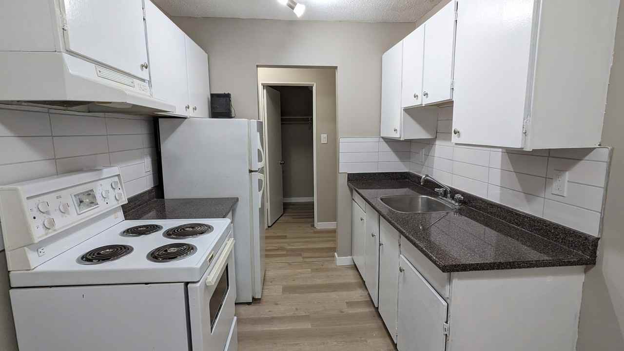 Greenwood Gardens Apartments 14831 104 Ave, Surrey, BC V3R 1M5 Zumper