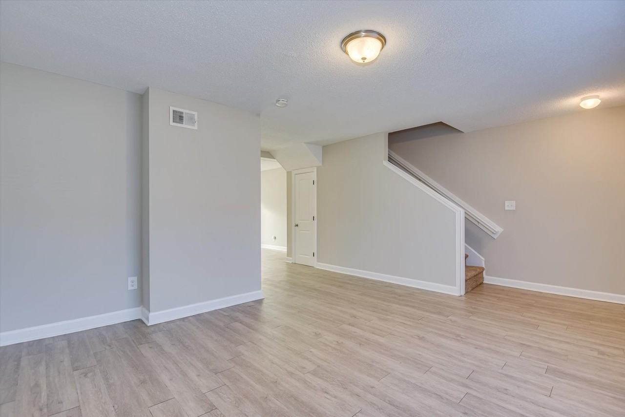 2905 Arrowhead Dr Apt E2 - Photo 6 of 27