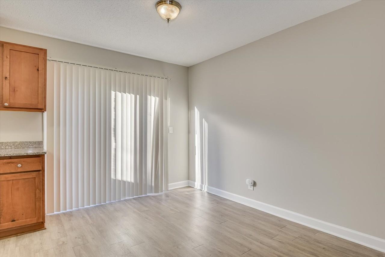 2905 Arrowhead Dr Apt E2 - Photo 7 of 27