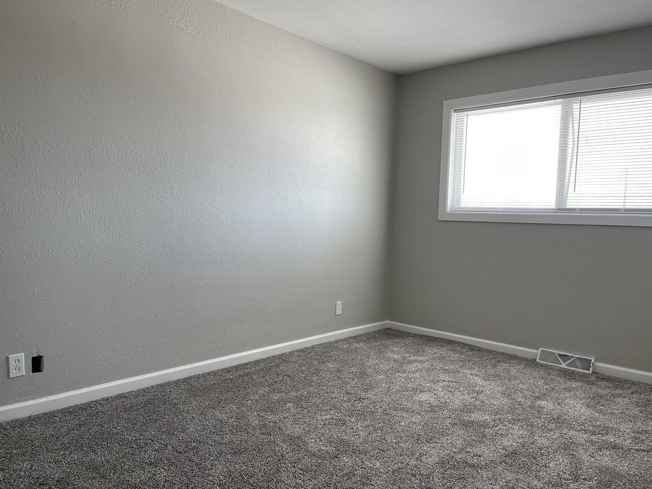 600 Sara St #1 - Photo 6 of 14