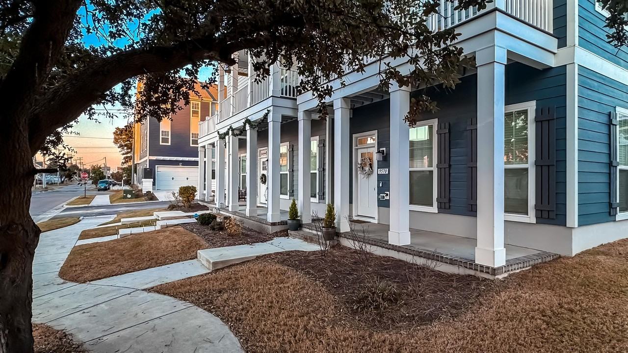 9570 20th Bay St #1 - Photo 5 of 50